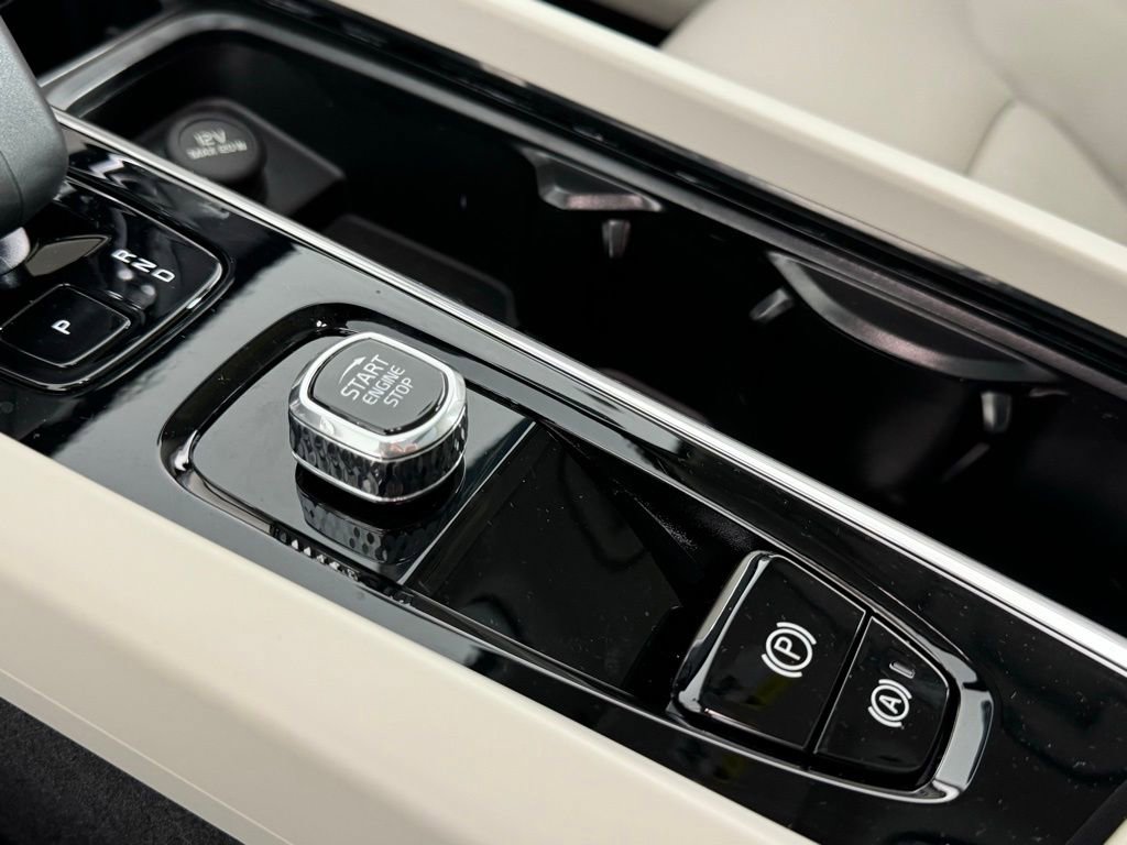 Certified 2024 Volvo S60 B5 Plus w/ Climate Package image 21