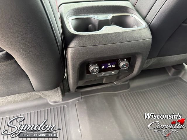 Used 2025 Chevrolet Traverse Z71 w/ LPO, Illumination Package AWD/4WD image 19