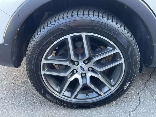 Used 2019 Ford Explorer Sport w/ Equipment Group 401A AWD/4WD image 9