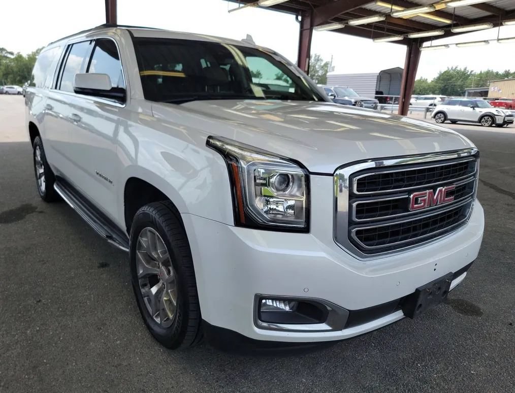 Used 2017 GMC Yukon XL SLT w/ Open Road Package AWD/4WD image 2