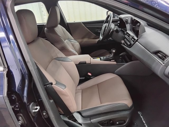 Used 2025 Lexus ES 300h w/ Premium Package FWD image 13
