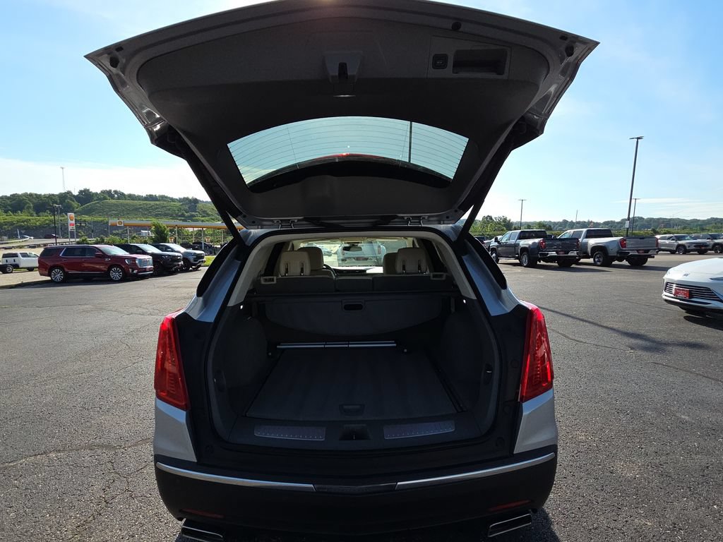 Used 2018 Cadillac XT5 Luxury w/ Driver Awareness Package FWD image 32