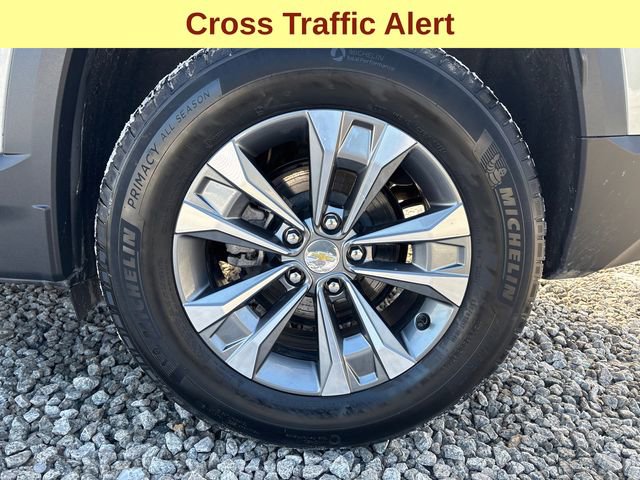 Used 2025 Chevrolet Equinox LT w/ Safety and Technology Package image 9