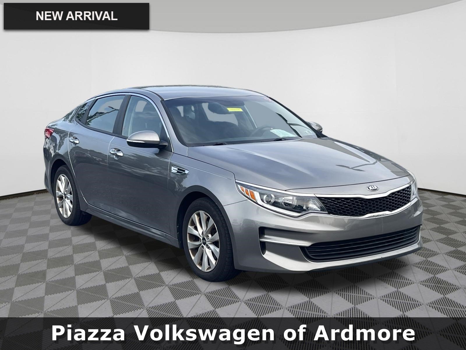 Used 2018 Kia Optima LX w/ 17" Alloy Wheels Package