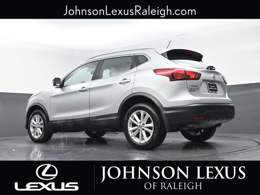 Used 2018 Nissan Rogue Sport SV w/ SV Technology Package FWD image 17