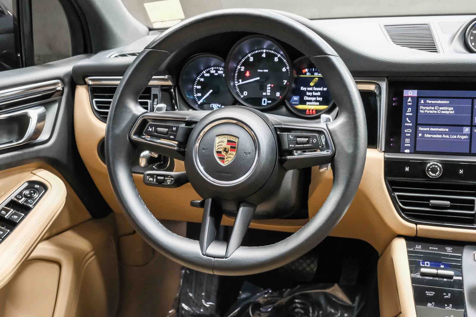 Used 2023 Porsche Macan image 16