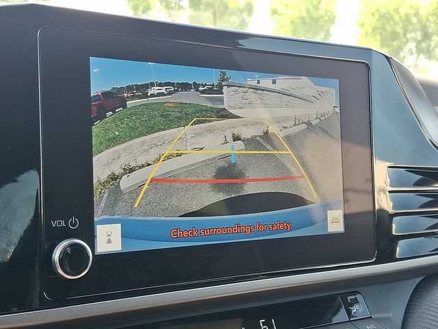 Used 2025 Toyota Camry SE FWD image 17