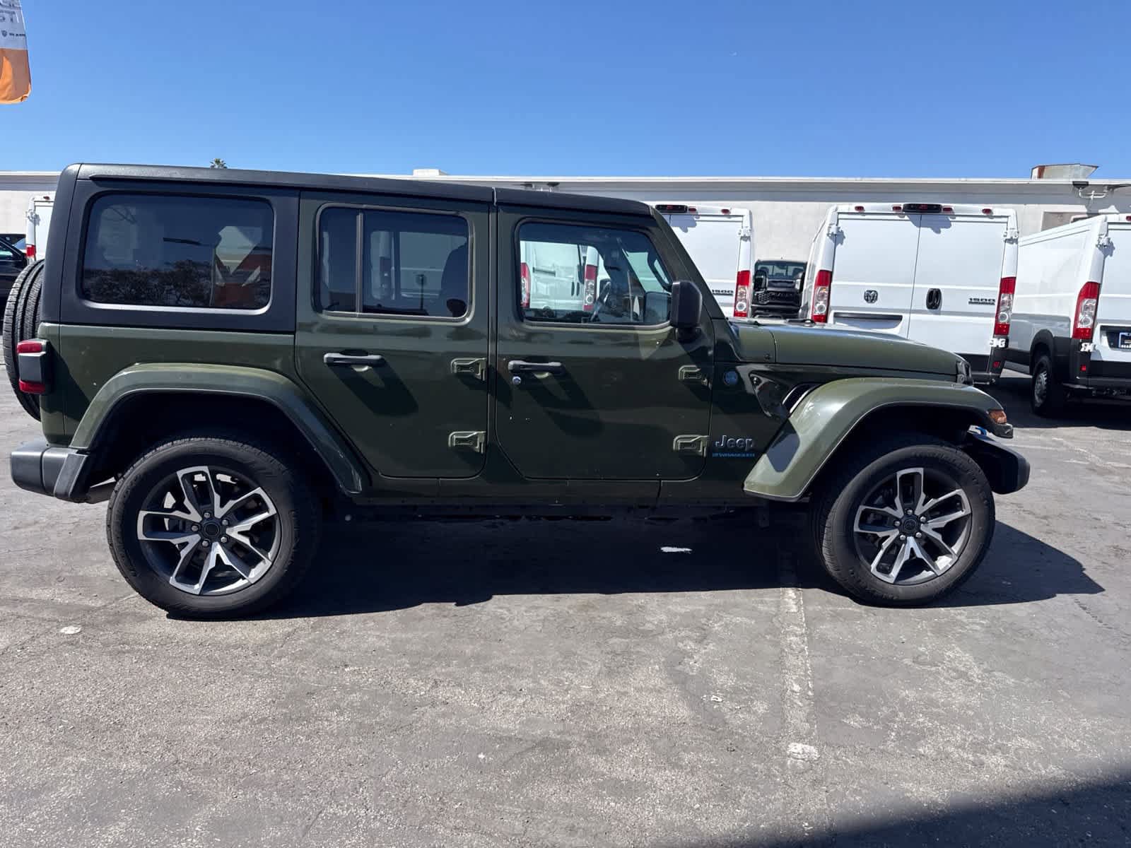 Used 2024 Jeep Wrangler Unlimited w/ Convenience Group AWD/4WD image 11