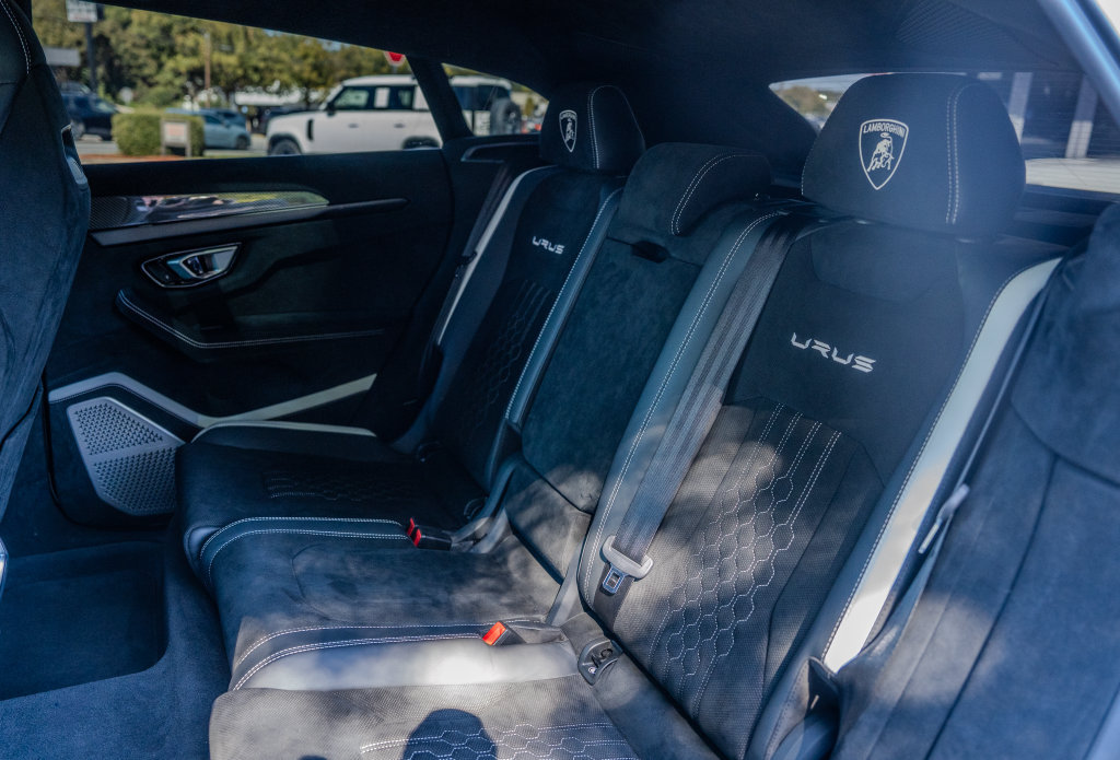 Used 2024 Lamborghini Urus Performante AWD/4WD image 20