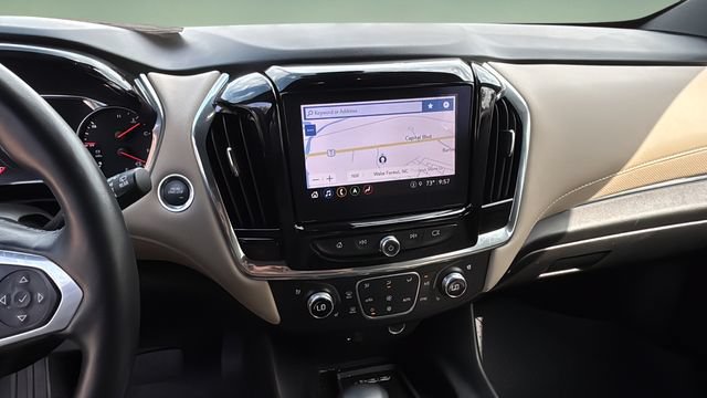 Used 2022 Chevrolet Traverse Premier FWD image 24