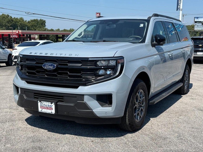 Used 2025 Ford Expedition Max Active AWD/4WD image 8