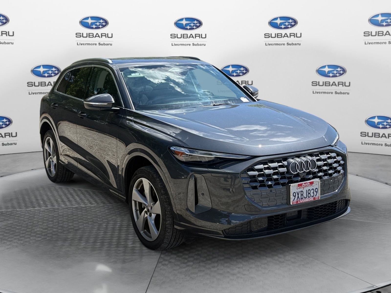 Used 2025 Audi Q5 Premium Plus w/ Premium Plus AWD/4WD image 1