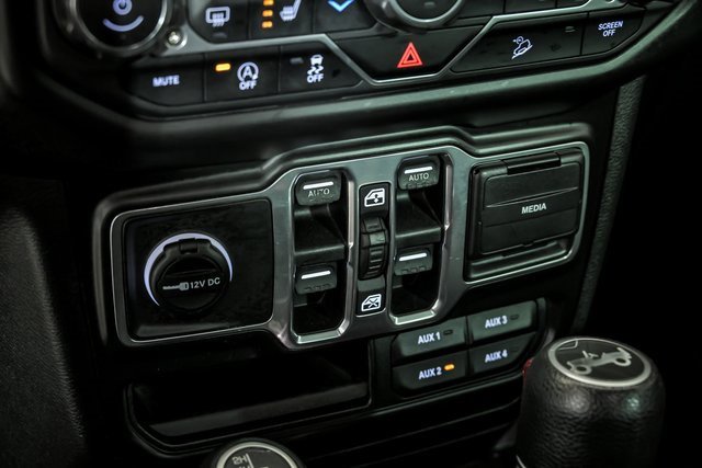 Used 2018 Jeep Wrangler Unlimited Sport S image 24