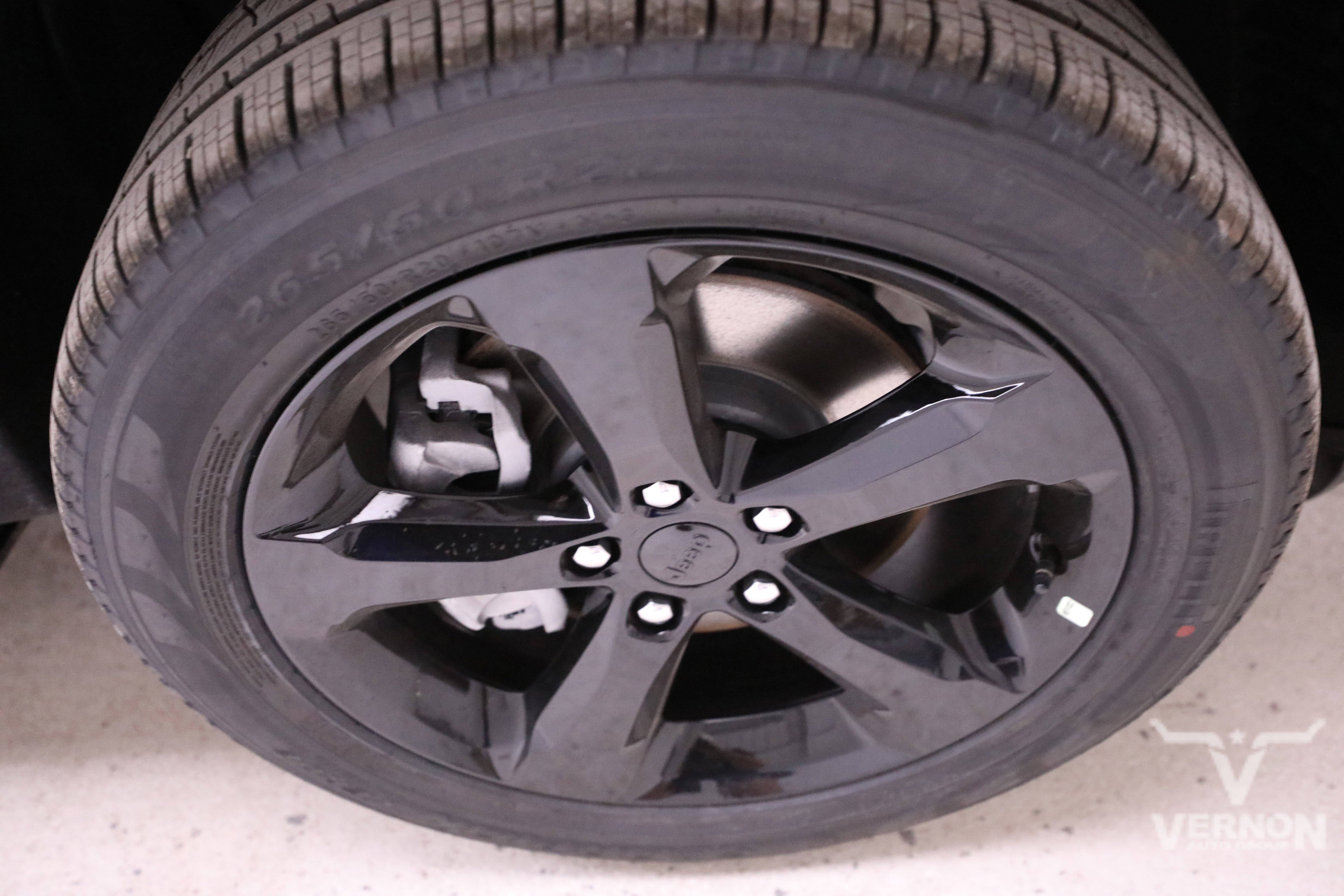 New 2025 Jeep Grand Cherokee L Limited w/ Black Appearance Package image 30