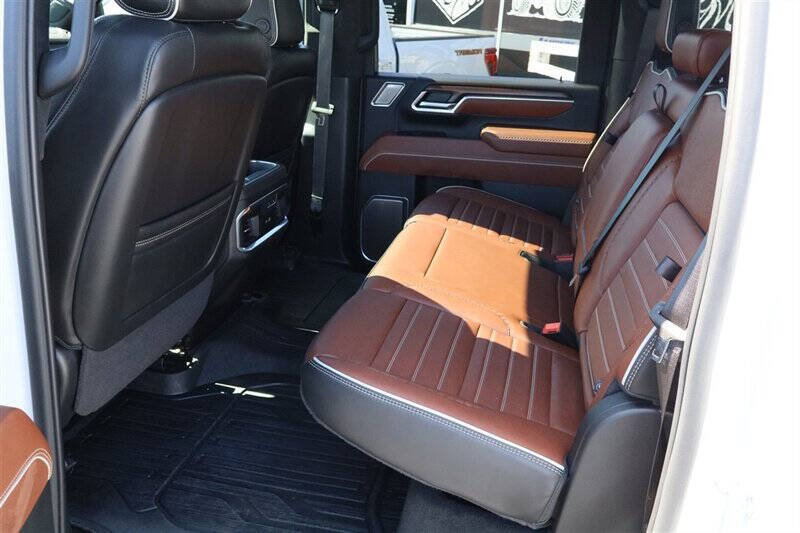 Used 2025 GMC Sierra 3500 Denali Ultimate AWD/4WD image 15