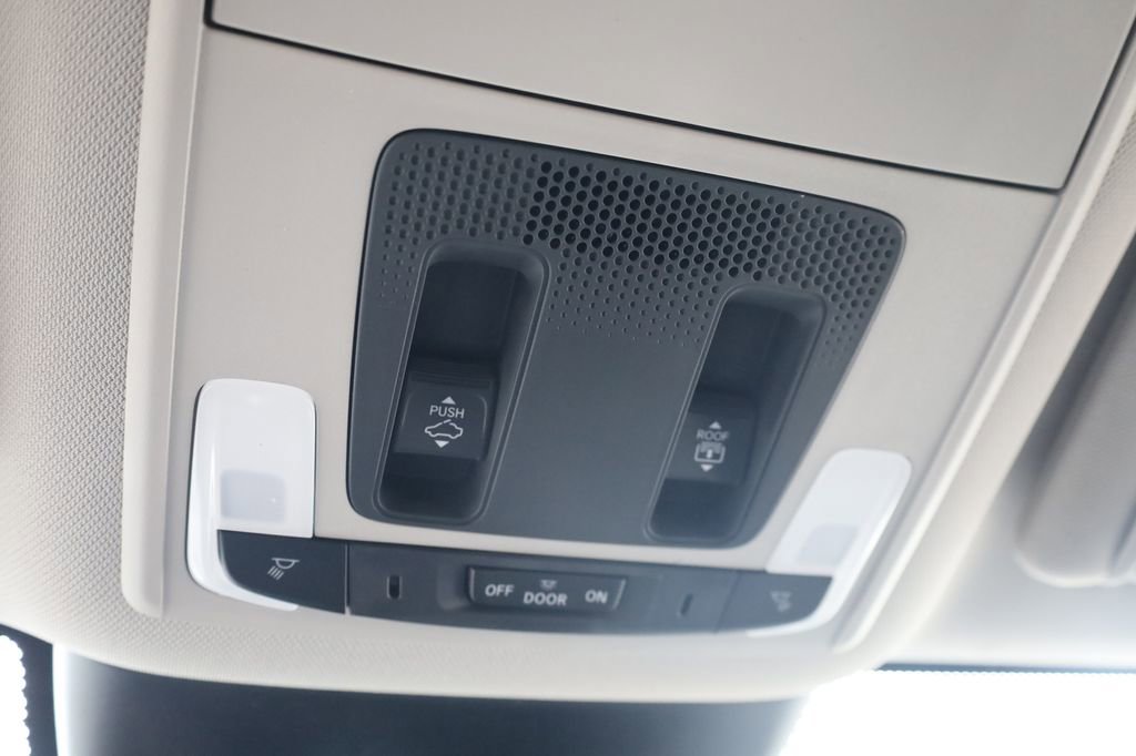 New 2025 Honda Pilot Touring image 23