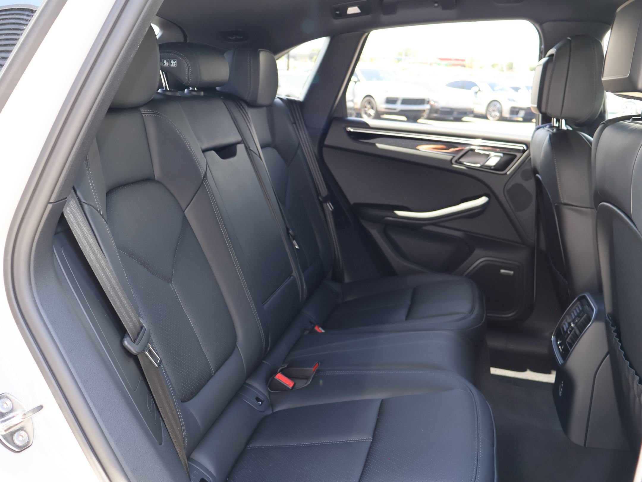 New 2026 Porsche Macan AWD/4WD image 25