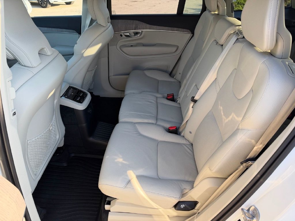 Certified 2024 Volvo XC90 T8 Plus w/ Protection Package Premier AWD/4WD image 9