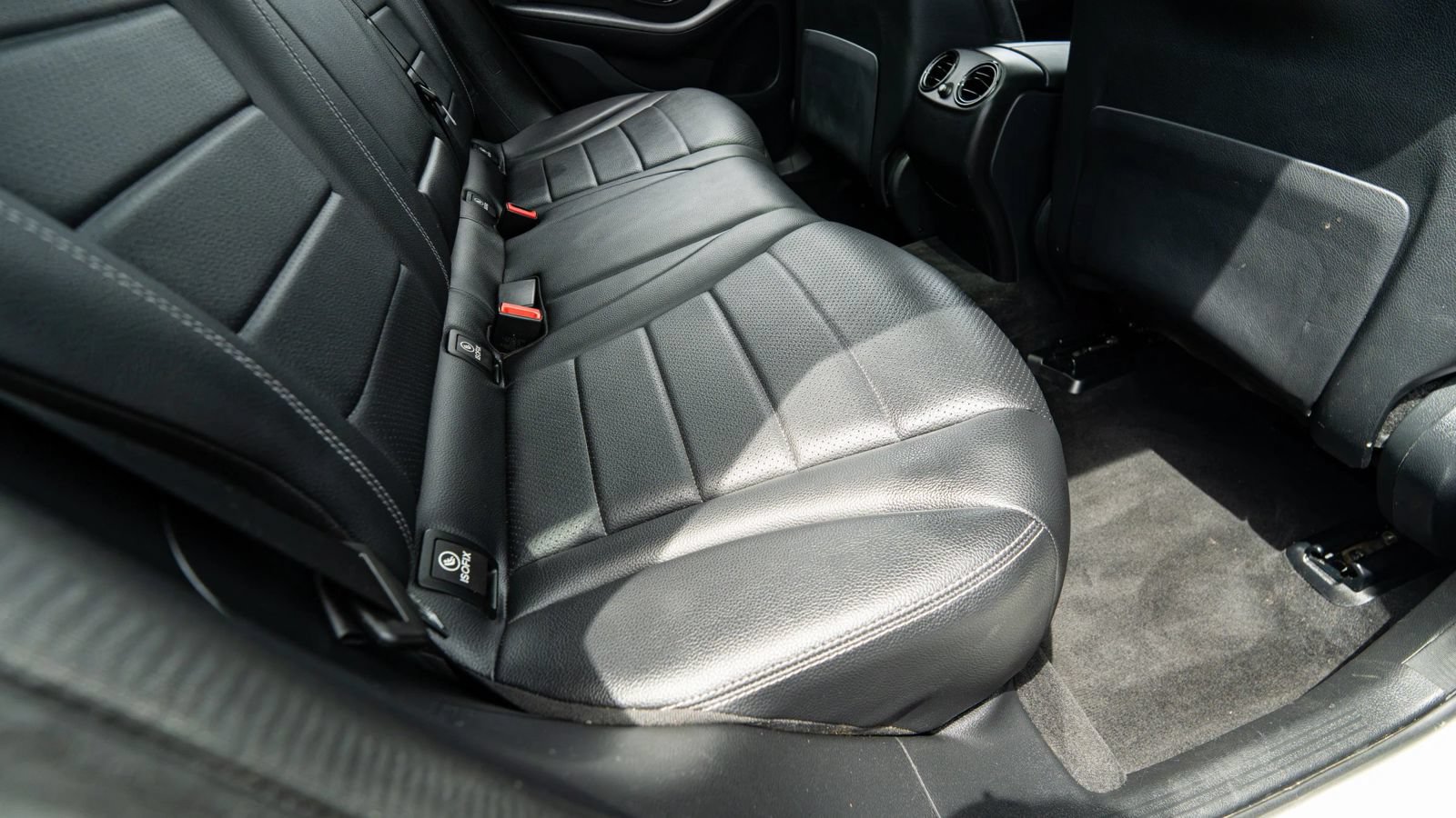 Used 2019 Mercedes-Benz GLC 300 4MATIC w/ Premium Package image 19