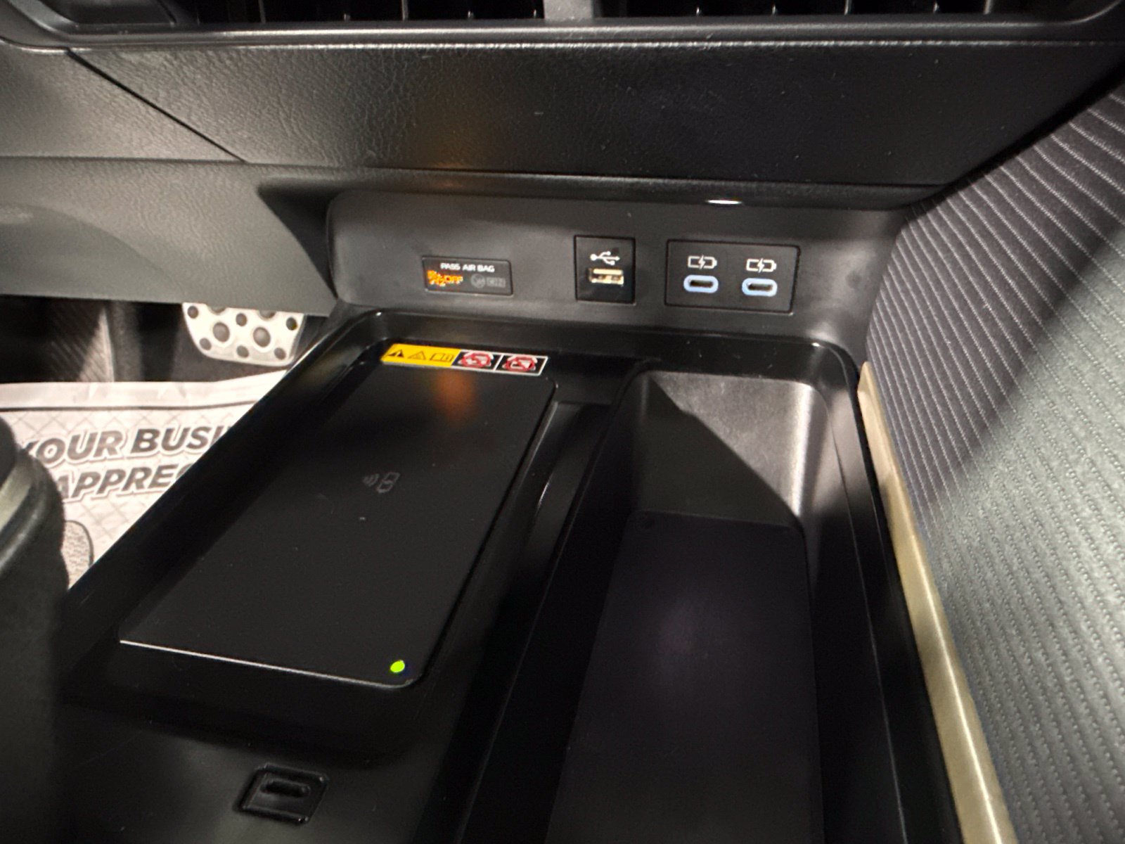 Used 2025 Toyota Camry SE FWD image 31