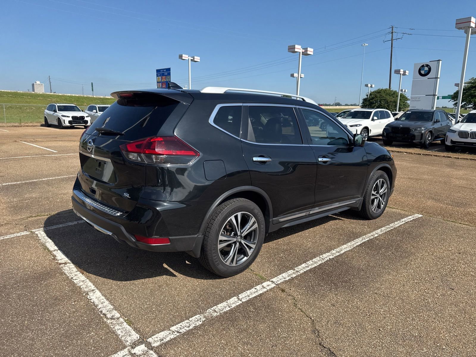 Used 2018 Nissan Rogue SL FWD image 5