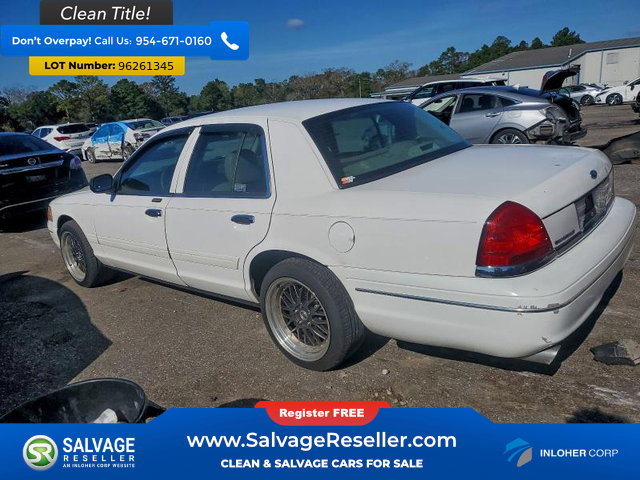 Used 2004 Ford Crown Victoria LX image 3