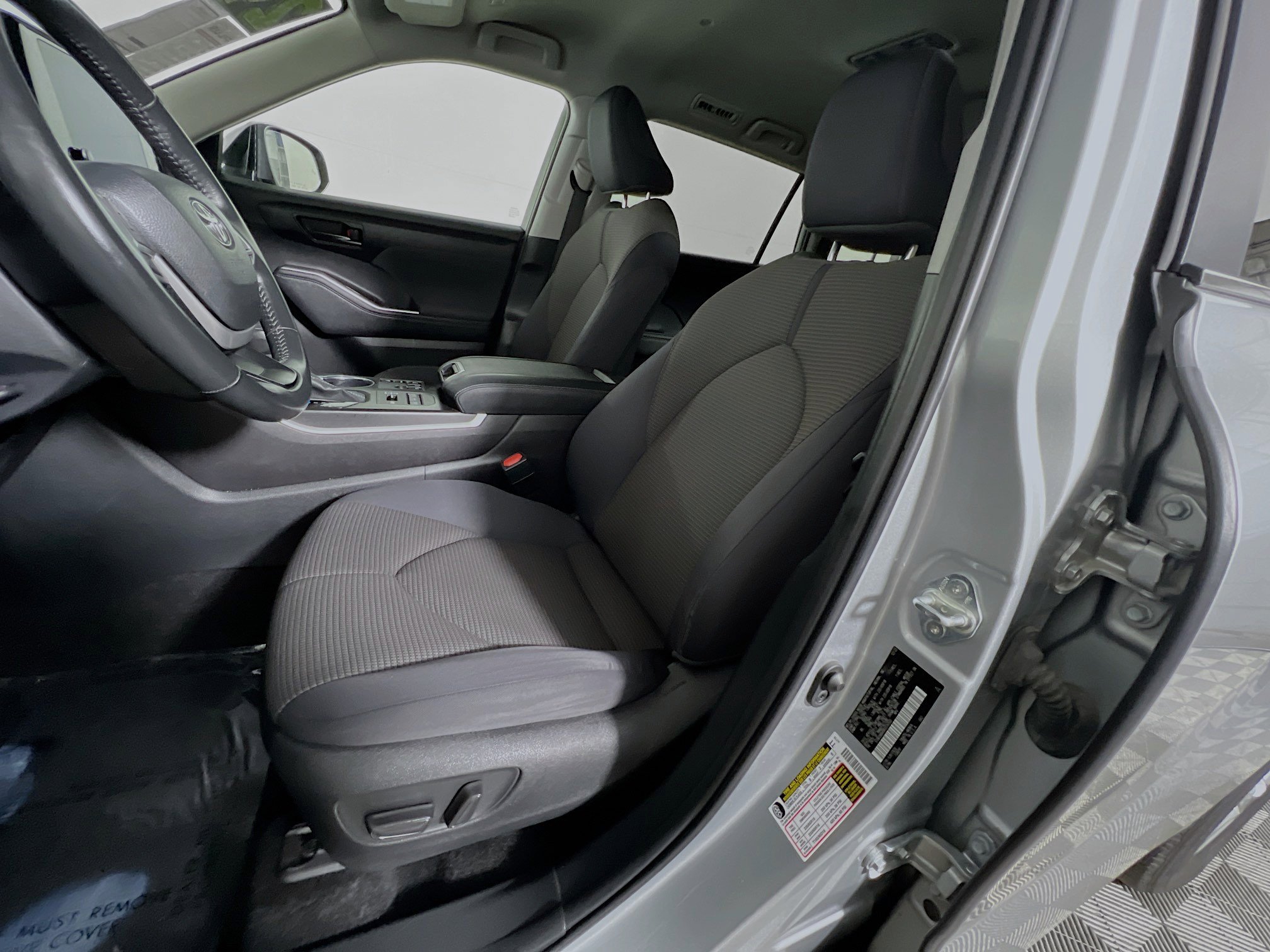 Used 2024 Toyota Highlander LE image 15