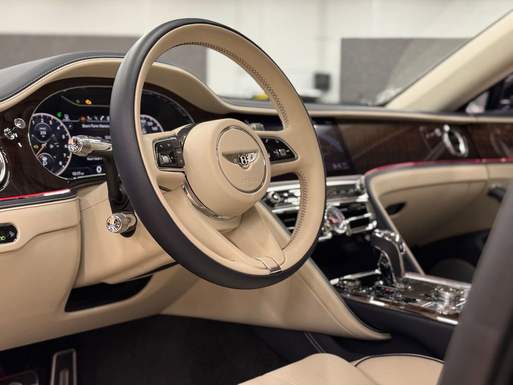 Used 2022 Bentley Flying Spur Plug-In Hybrid image 58