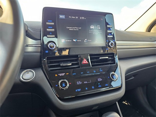 Used 2022 Hyundai Ioniq SE image 20