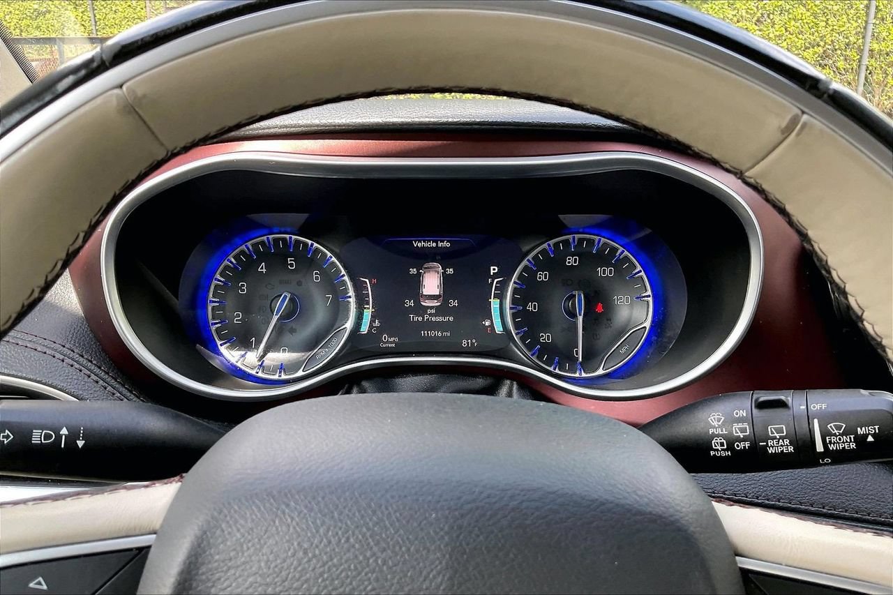 Certified 2018 Chrysler Pacifica Limited w/ Advanced Safetytec Group FWD image 11