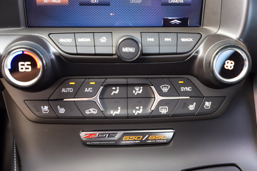 Used 2017 Chevrolet Corvette Z06 w/ Z07 Performance Package RWD image 28