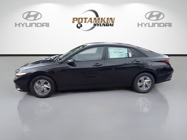 New 2026 Hyundai Elantra SE FWD image 8