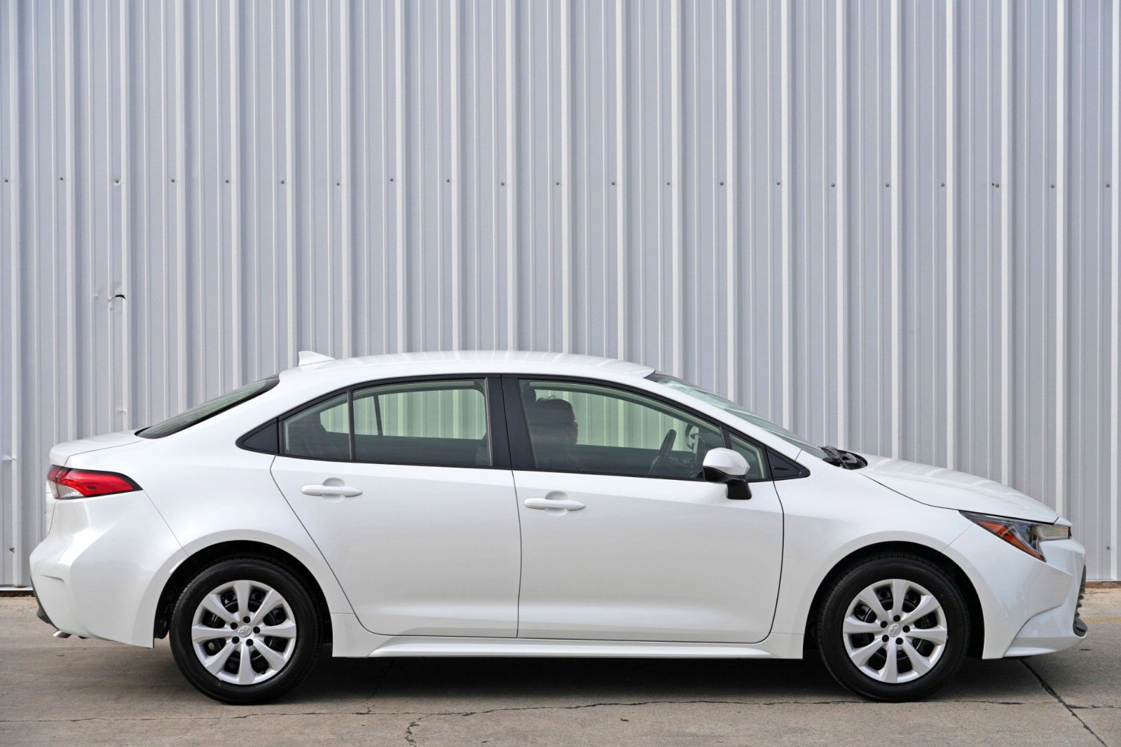 Used 2025 Toyota Corolla LE image 44