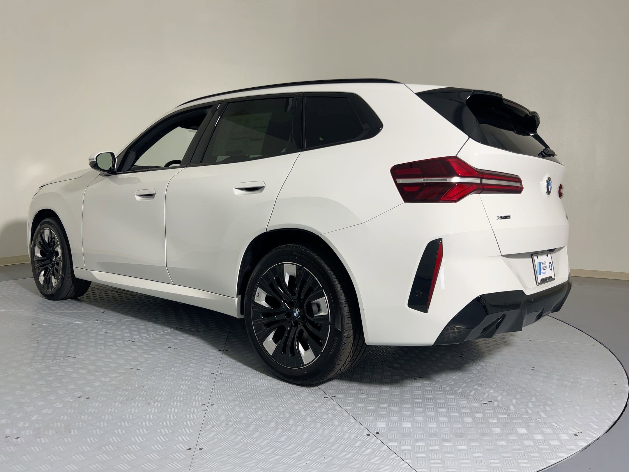 Used 2026 BMW X3 xDrive30 w/ Premium Package image 3