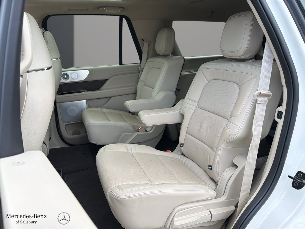 Used 2021 Lincoln Navigator Reserve w/ Luxury Package AWD/4WD image 16