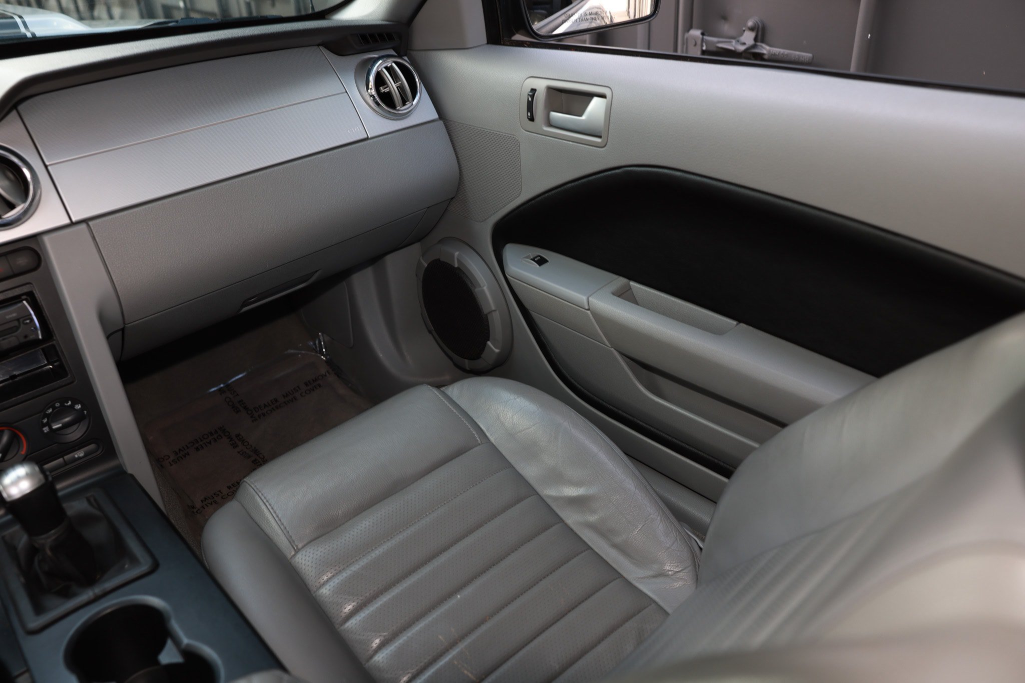Used 2006 Ford Mustang GT Premium RWD image 25