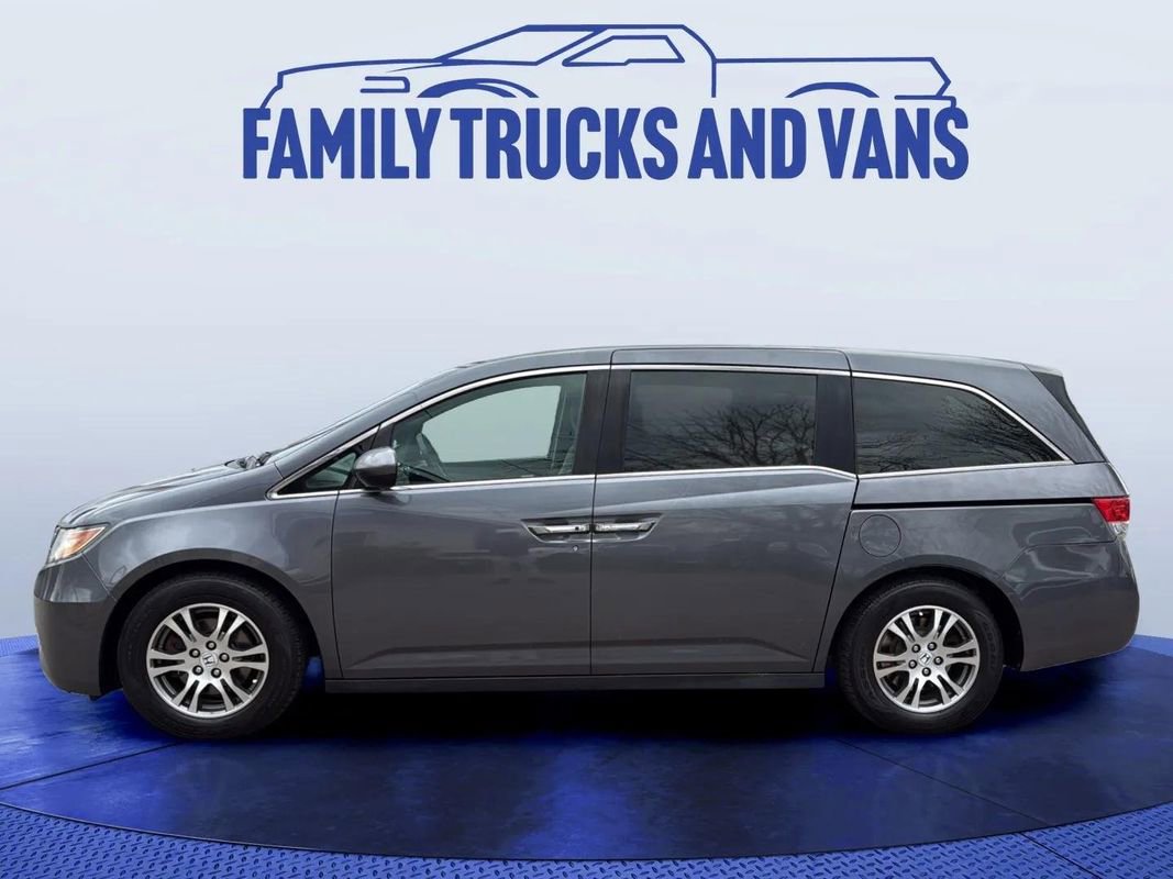 Used 2016 Honda Odyssey SE image 2