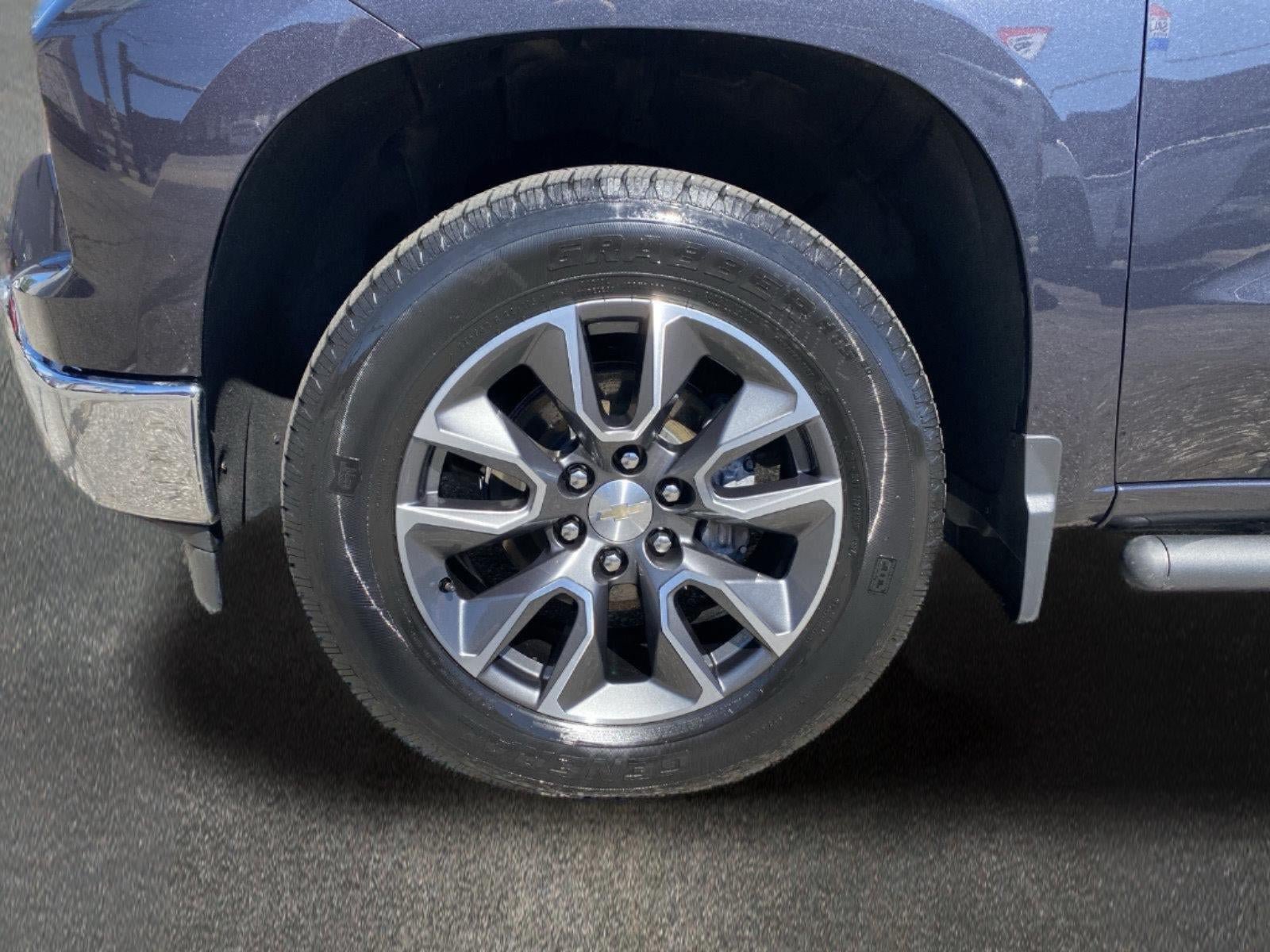 Used 2024 Chevrolet Silverado 1500 LT AWD/4WD image 10