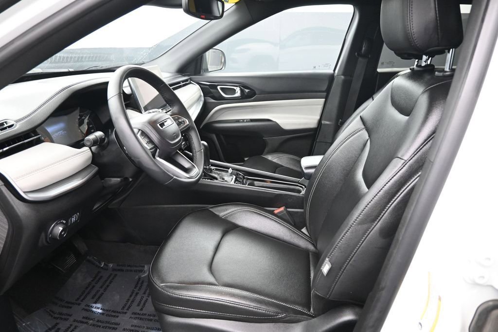 Used 2025 Jeep Compass Limited AWD/4WD image 19