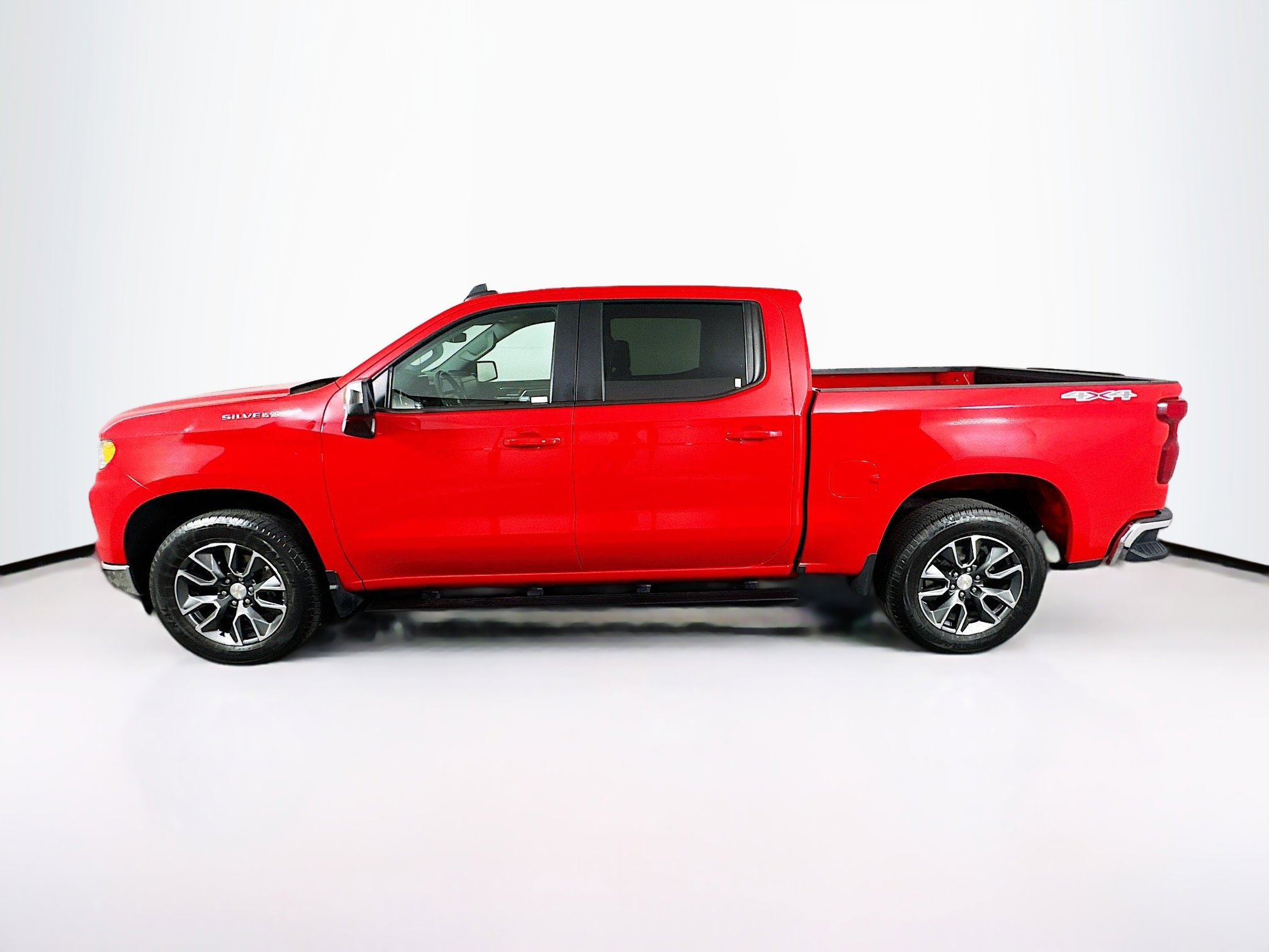 Used 2023 Chevrolet Silverado 1500 LT AWD/4WD image 4