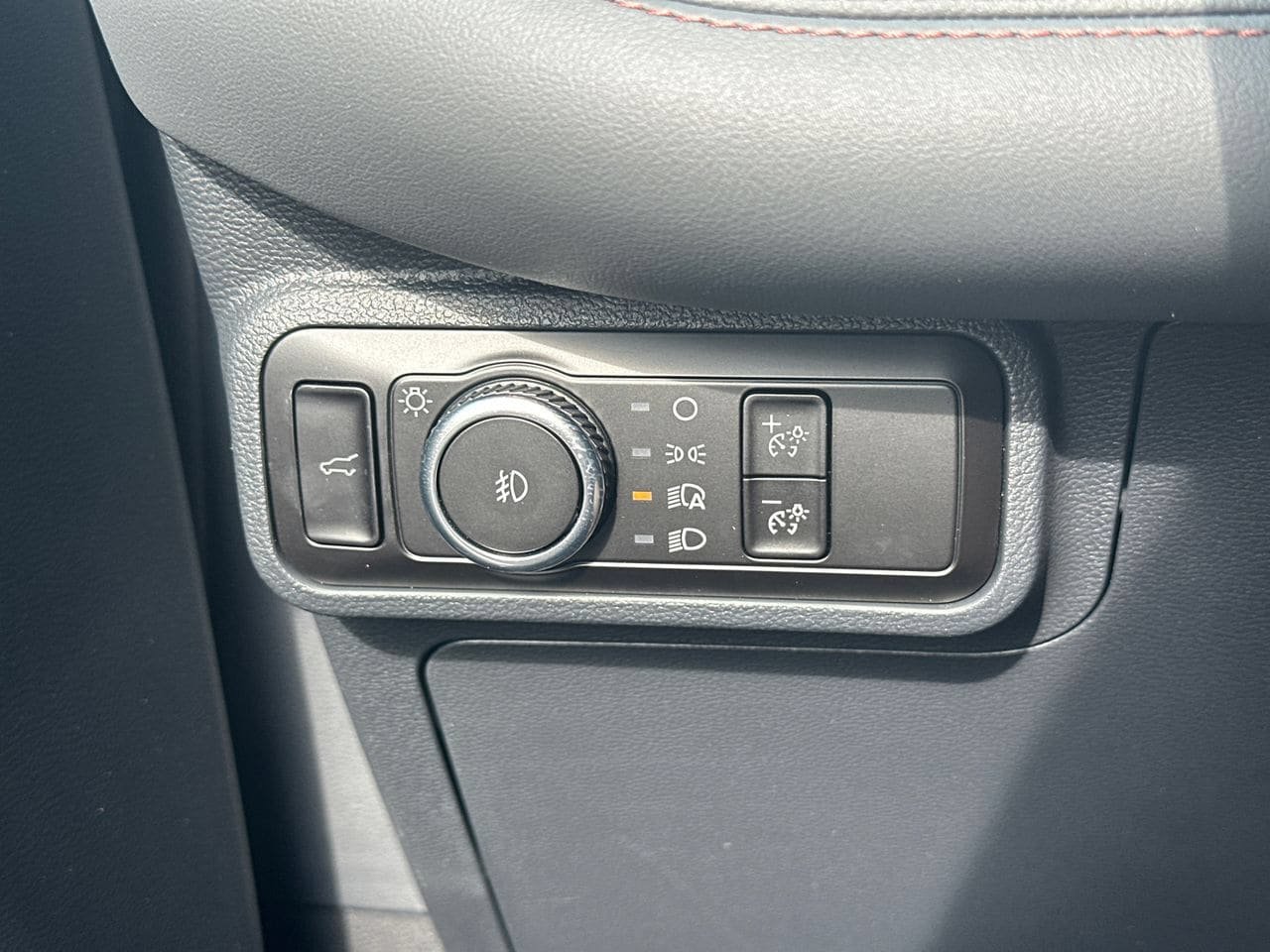 New 2026 Ford Explorer Active w/ Active Comfort Package RWD image 32