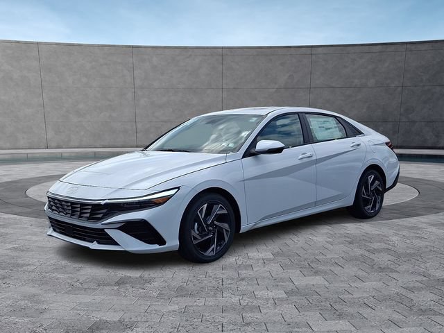 New 2026 Hyundai Elantra Limited FWD image 3