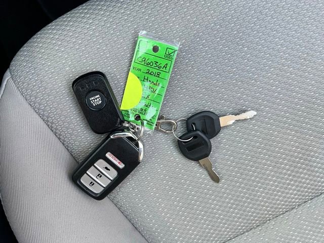 Used 2018 Honda HR-V EX image 35