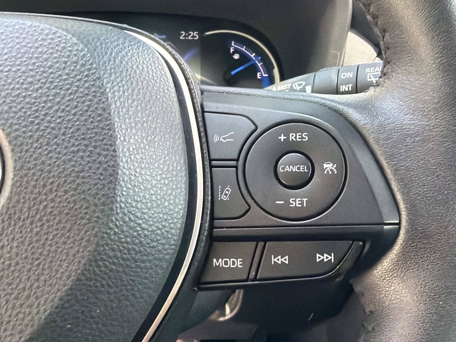 Used 2022 Toyota RAV4 Limited AWD/4WD image 27