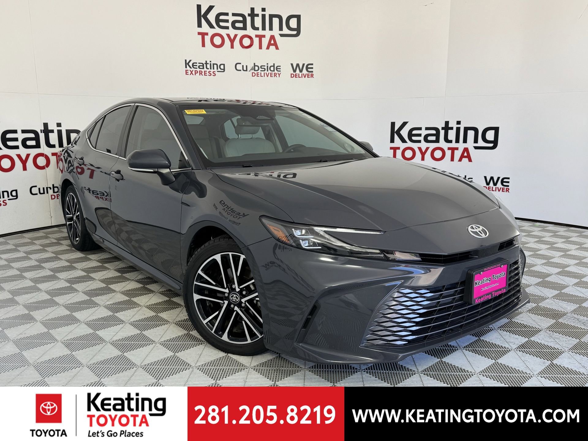 Used 2025 Toyota Camry XLE image 2