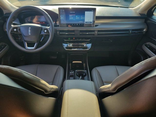 Certified 2024 Lincoln Corsair AWD w/ Rear Removable Package Tray image 18