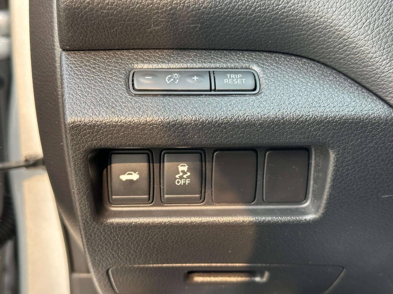 Used 2016 Nissan Altima 2.5 SV FWD image 19