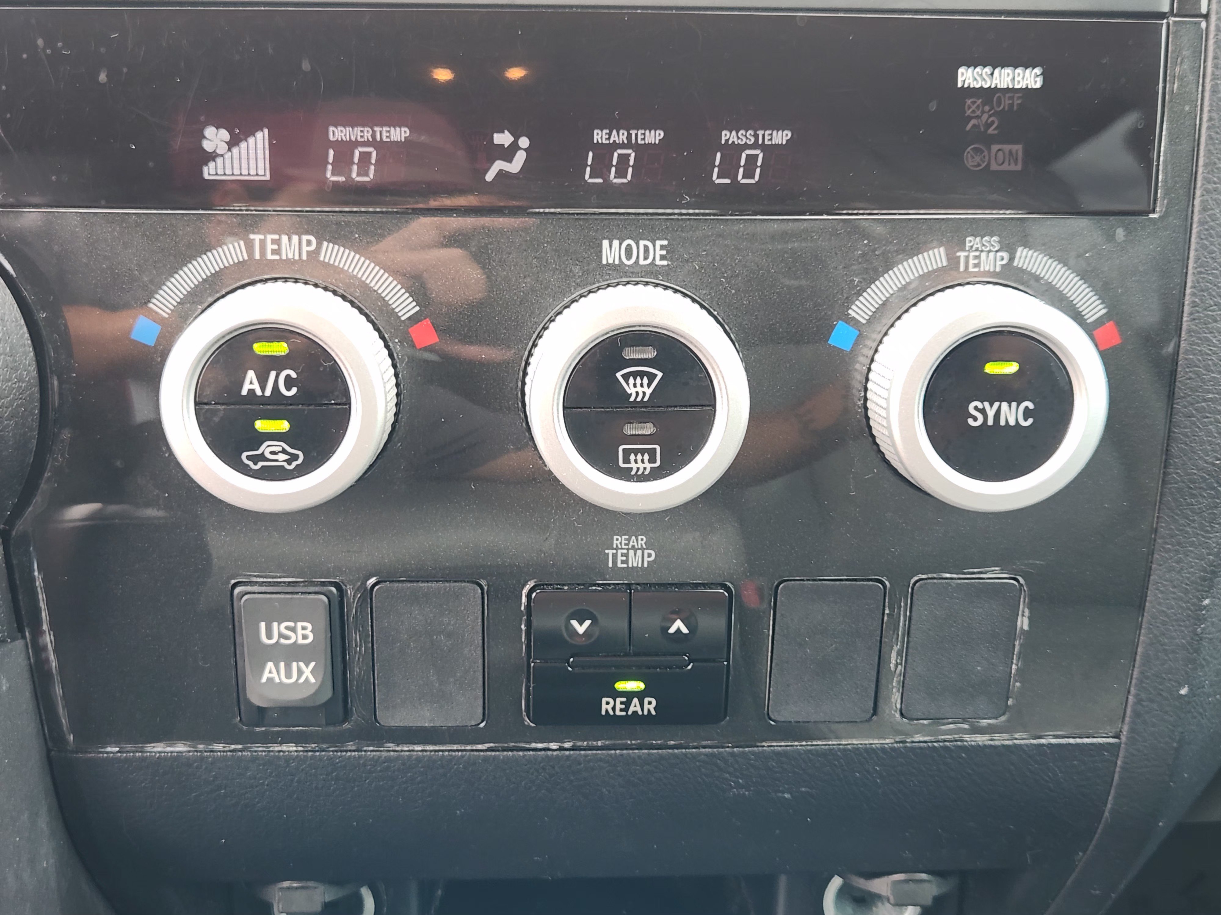 Used 2018 Toyota Sequoia SR5 RWD image 19