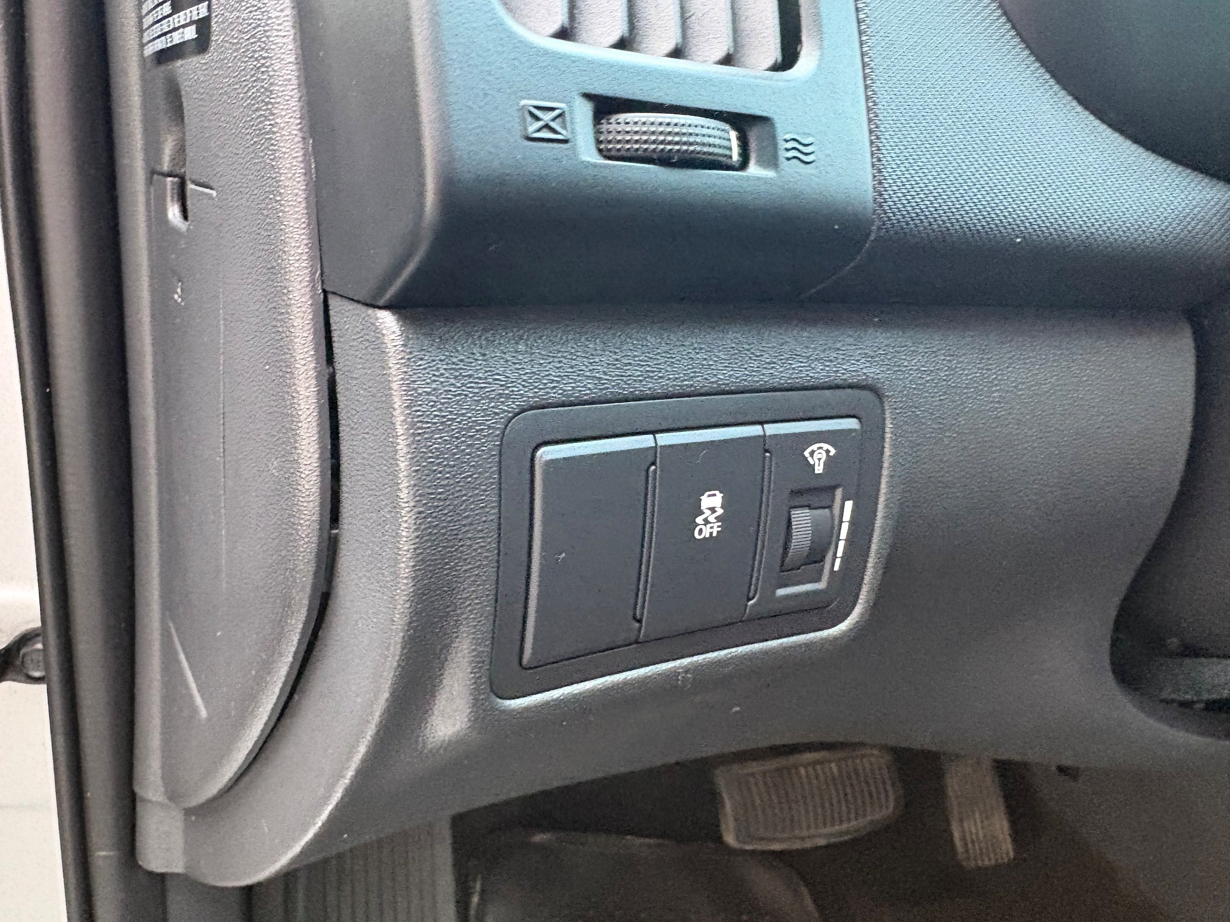 Used 2012 Hyundai Elantra FWD image 30