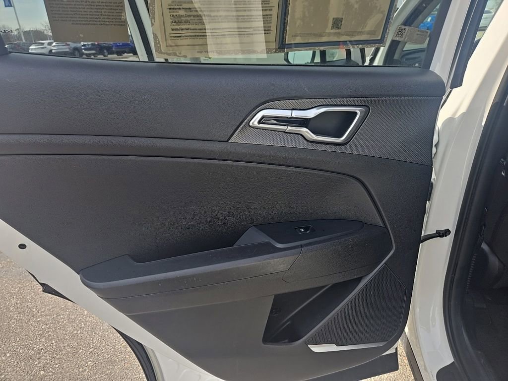 Used 2024 Kia Sportage LX image 27